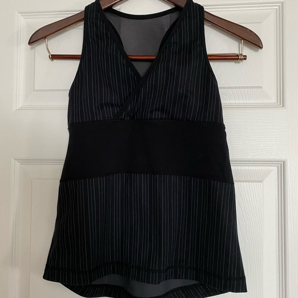 EUC Lululemon V-neck tank top 4